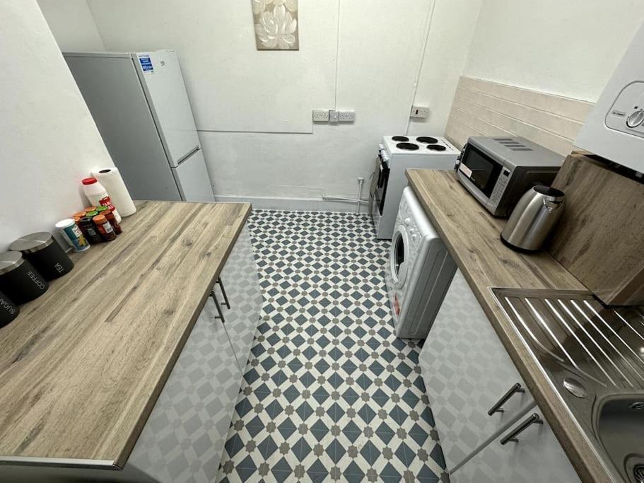 Spectacular 2 Bedroom On Tower Bridge Лондон Экстерьер фото