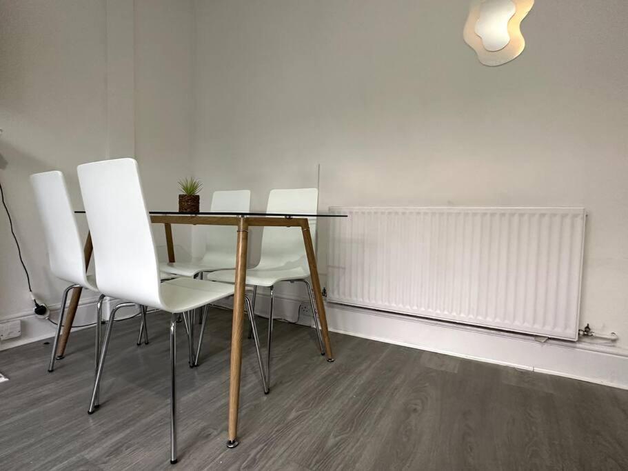 Spectacular 2 Bedroom On Tower Bridge Лондон Экстерьер фото